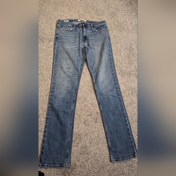 Men's Hollister Slim Straight Epic Flex Jeans. Light Wash. Size is W34 L… - Picture 8 of 12